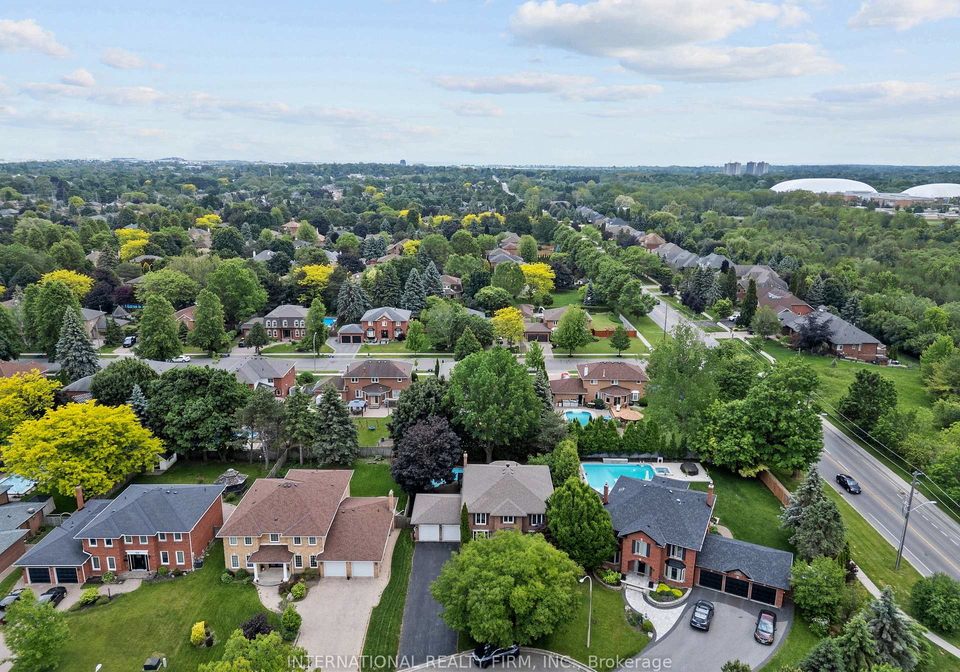 7-briargreen-court-whitby-ontario-e12212375