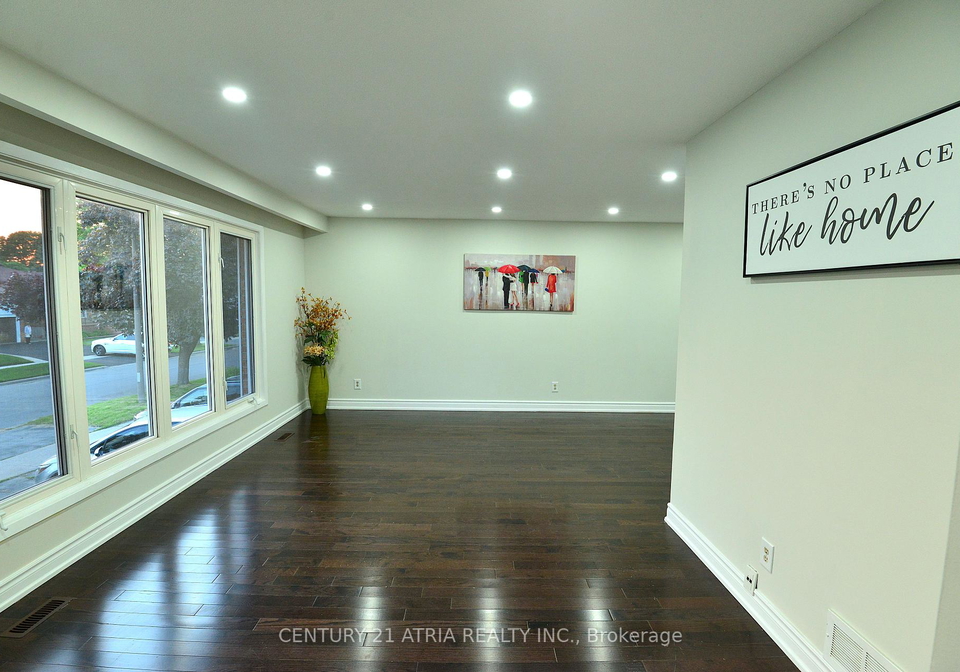 3-silvertip-crescent-scarborough-ontario-e12214359
