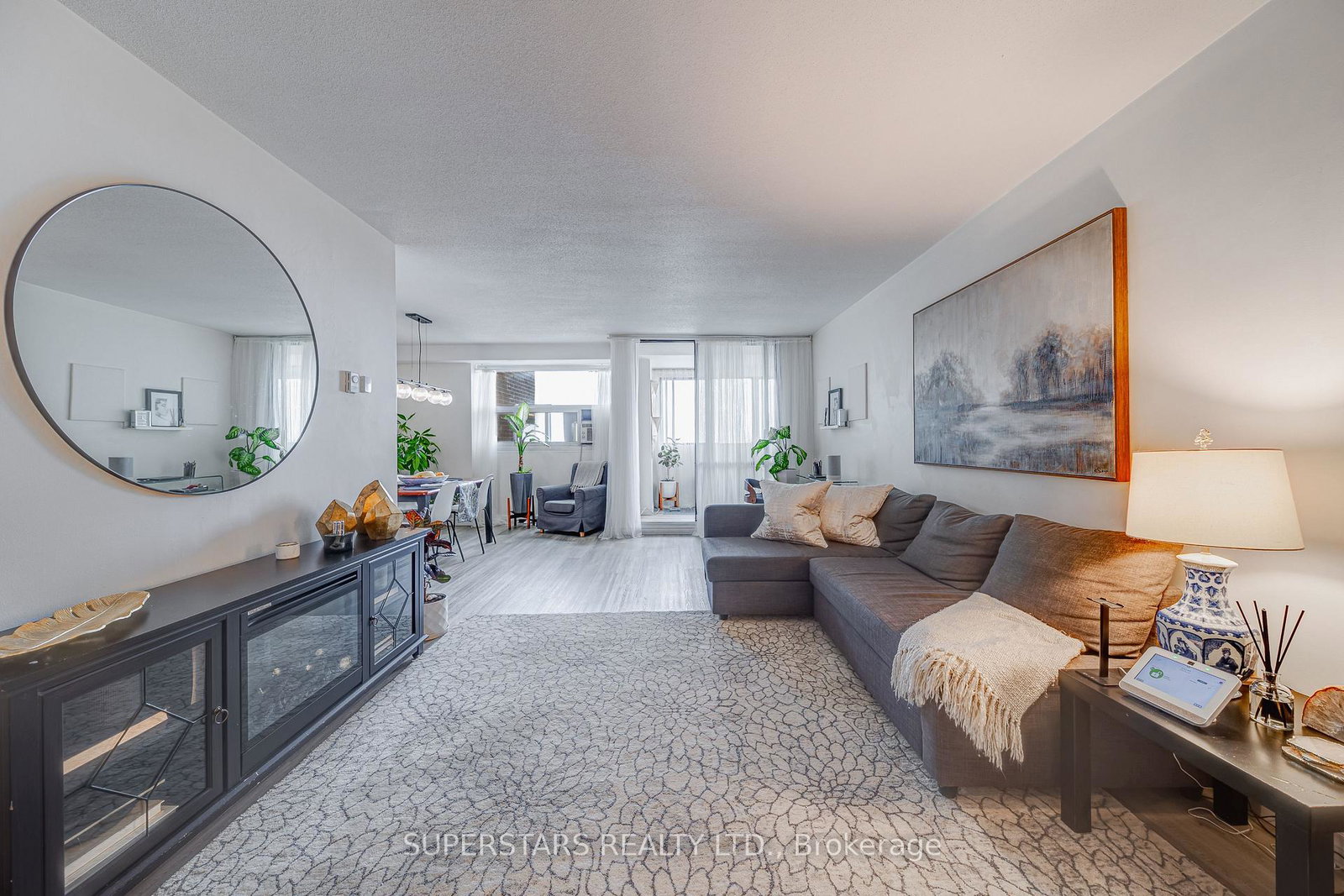 3-massey-square-east-york-ontario-e12215855