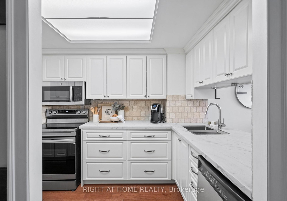 712-rossland-road-e-whitby-ontario-e12216399