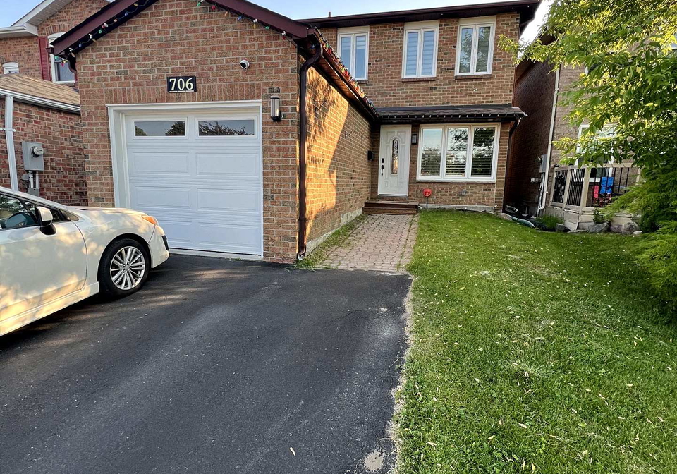 706-sultana-square-w-pickering-ontario-e12218986