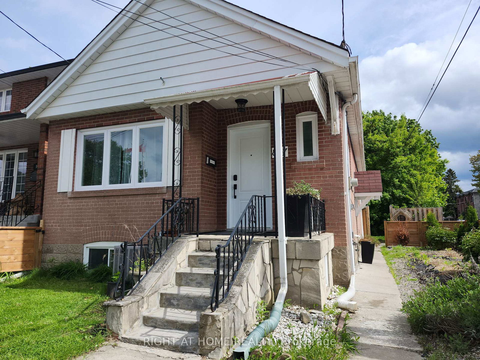 887-cosburn-avenue-east-york-ontario-e12220948