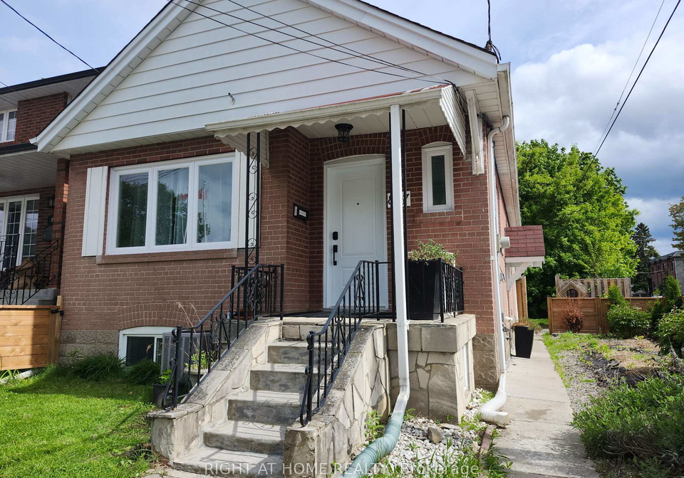 887-cosburn-avenue-east-york-ontario-e12220948
