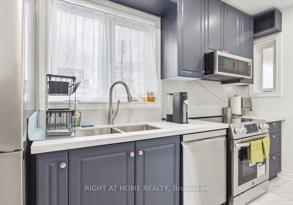 887-cosburn-avenue-east-york-ontario-e12220948