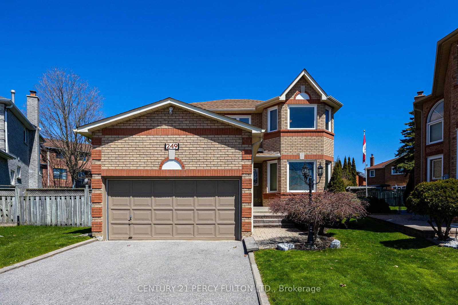 249-mossbrook-square-pickering-ontario-e12222637