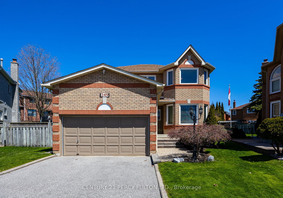 249-mossbrook-square-pickering-ontario-e12222637