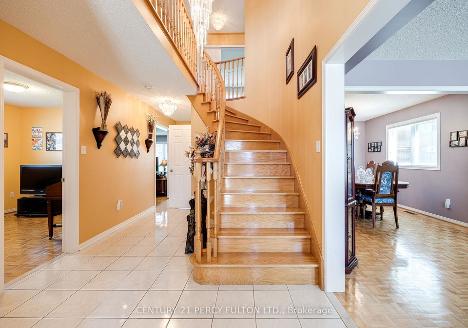 249-mossbrook-square-pickering-ontario-e12222637