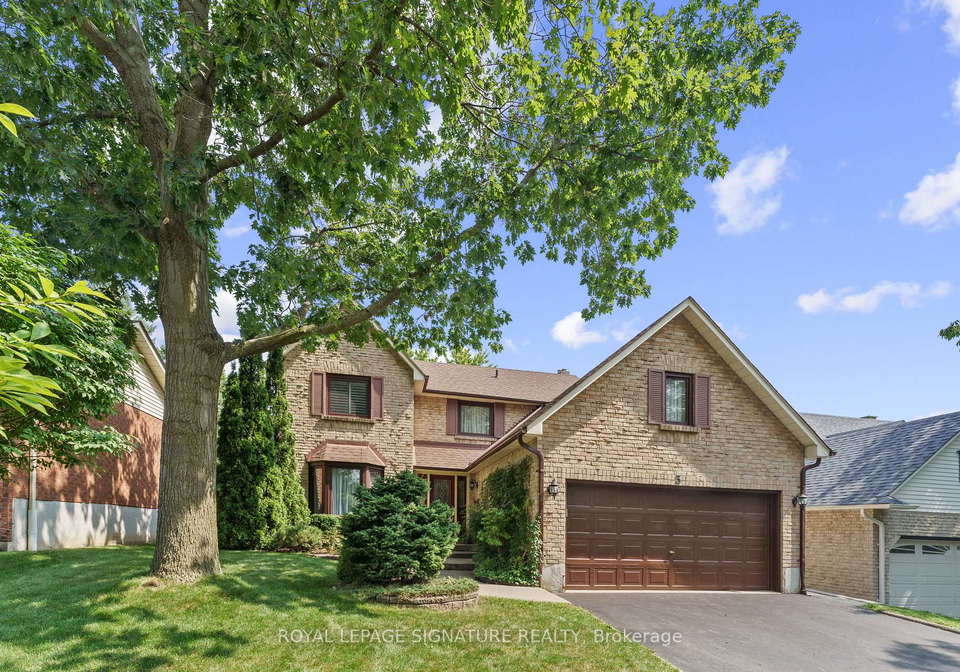 3-nearctic-court-whitby-ontario-e12223467