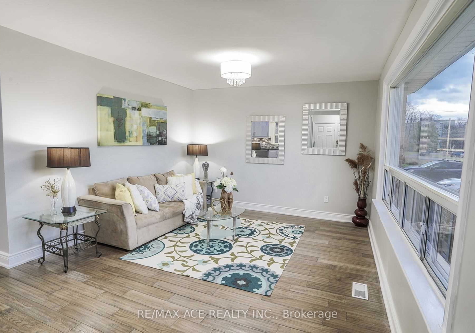6-strode-drive-scarborough-ontario-e12223818