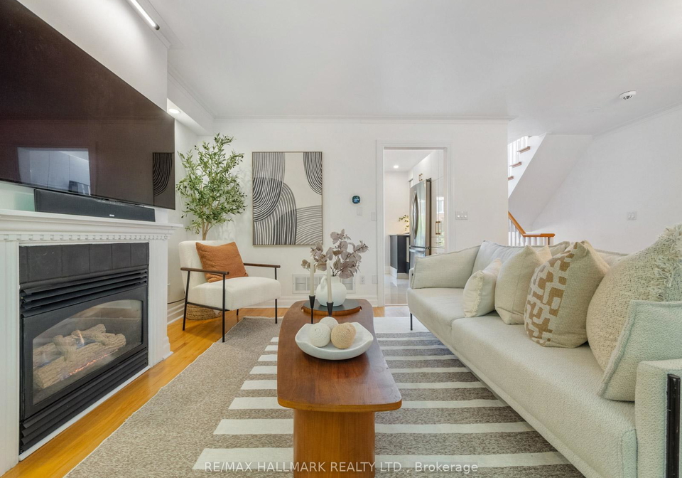 16-fitzgerald-mews-toronto-ontario-e12225446