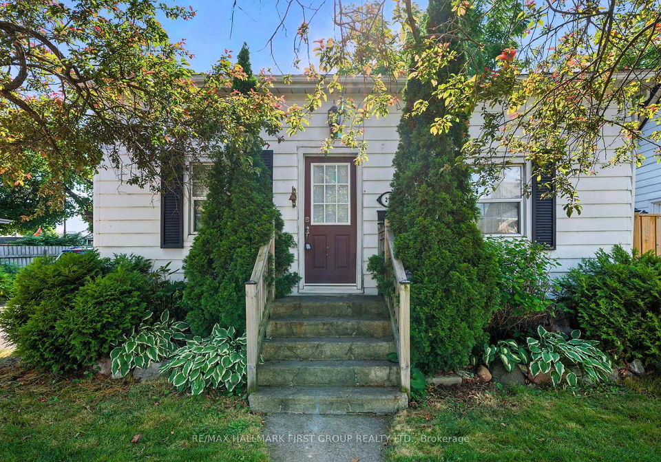 220-centre-street-s-whitby-ontario-e12225937
