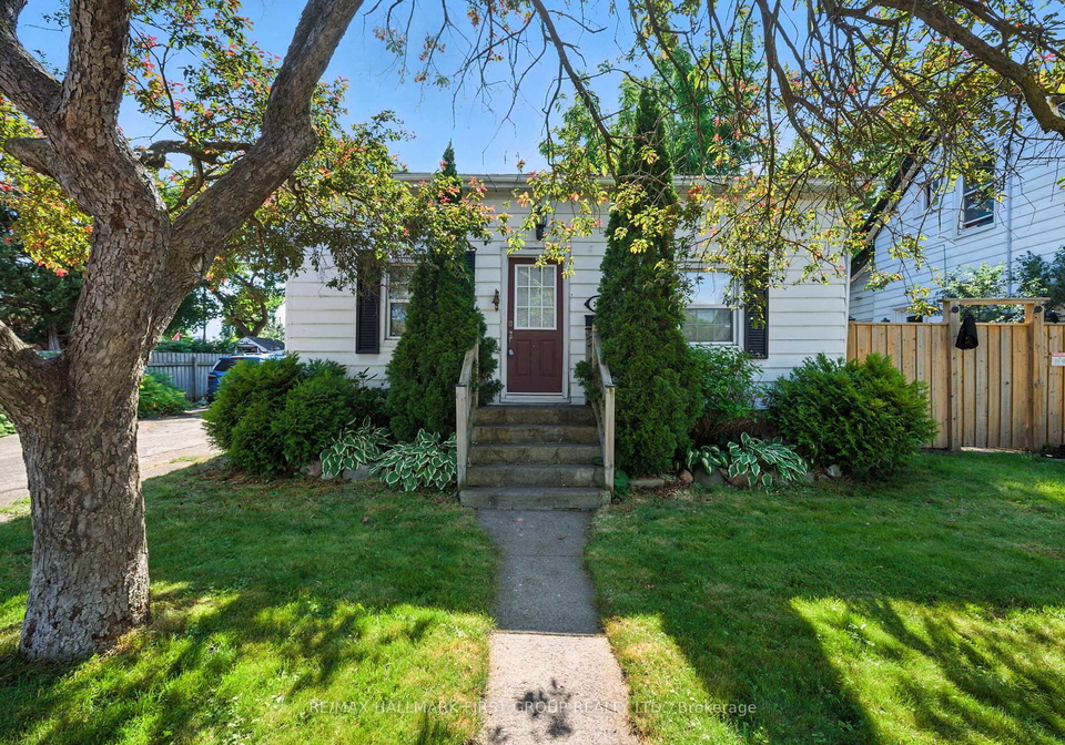 220-centre-street-s-whitby-ontario-e12225937