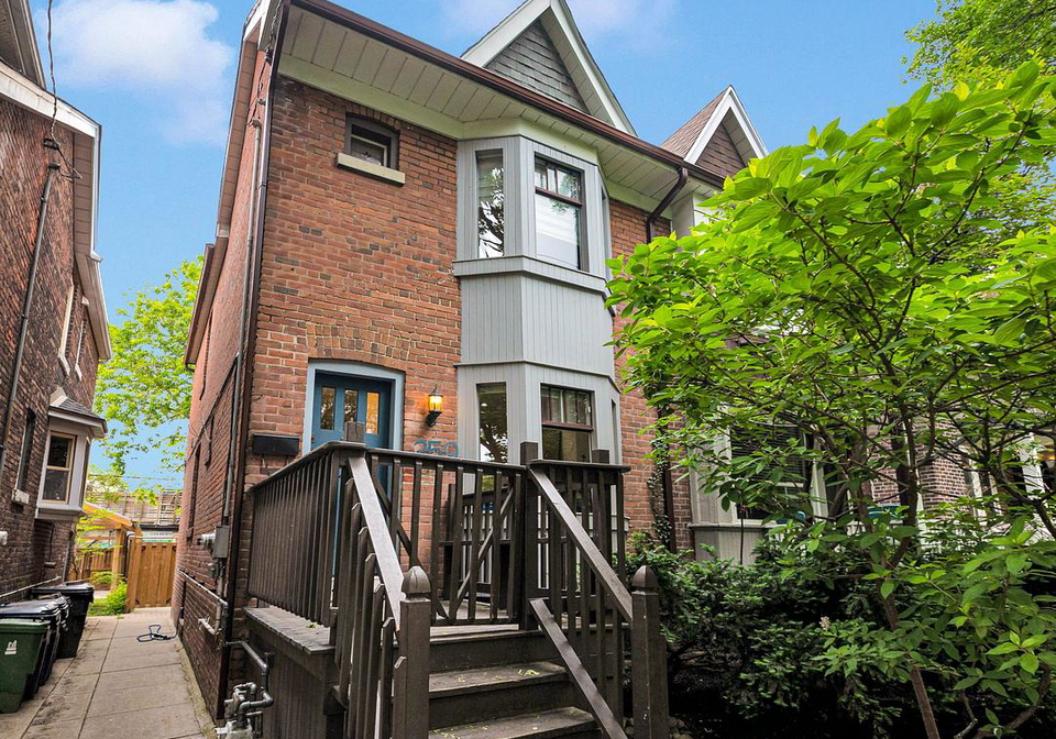 259-strathmore-boulevard-east-york-ontario-e12226254