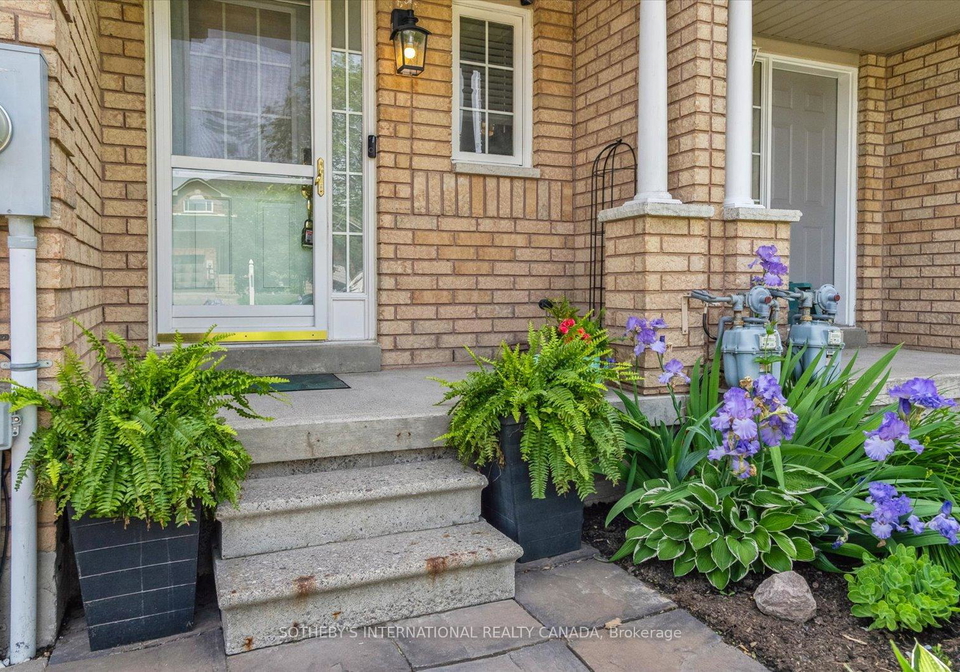8-somerscales-drive-clarington-ontario-e12226635