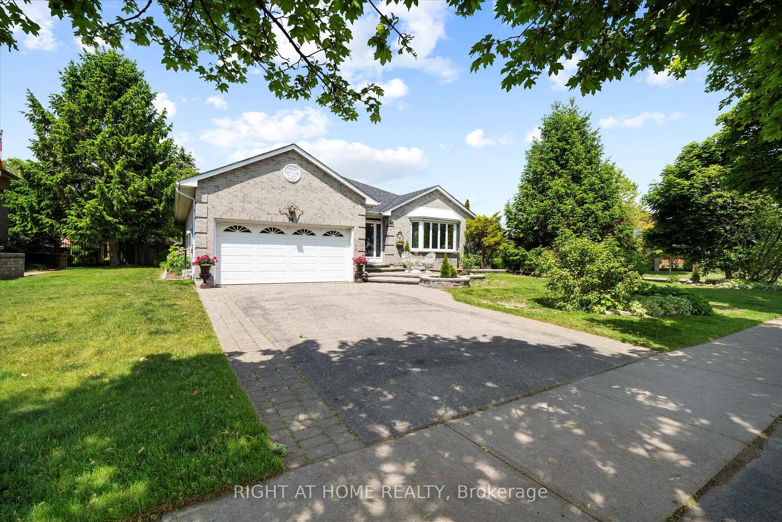 94-lake-driveway-way-w-ajax-ontario-e12228314