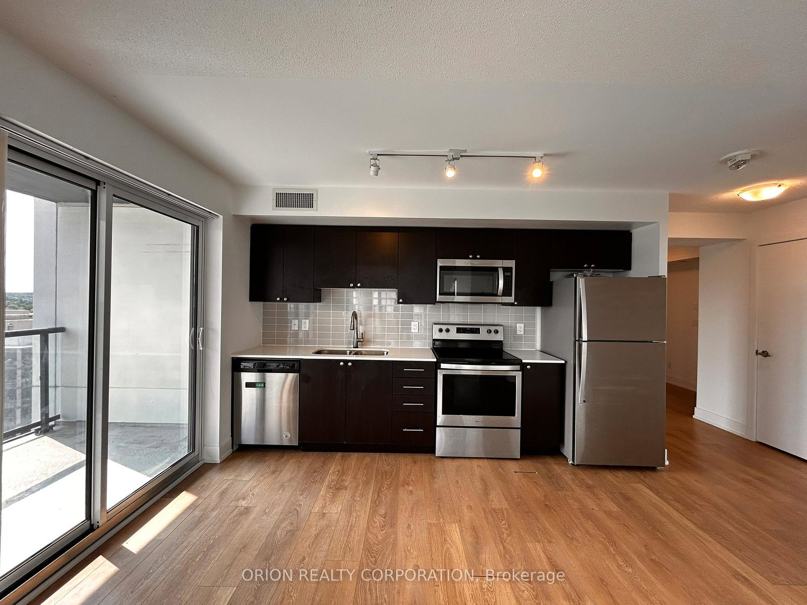 1255-bayly-street-pickering-ontario-e12229377
