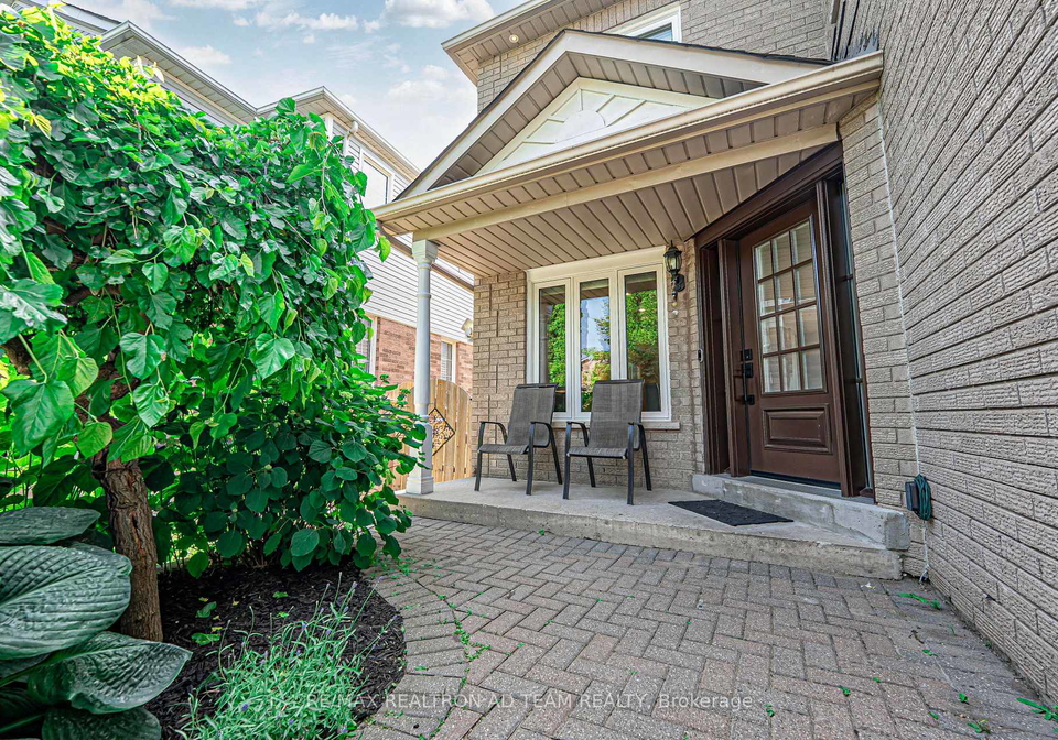 100-hibbard-drive-ajax-ontario-e12229592