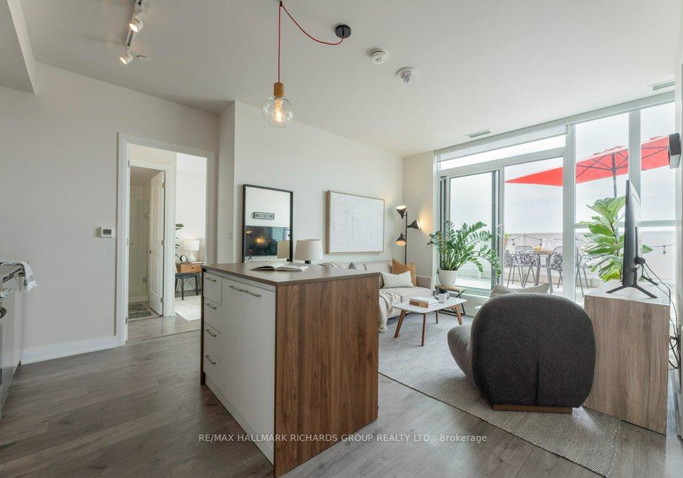 2301-danforth-avenue-toronto-ontario-e12229689