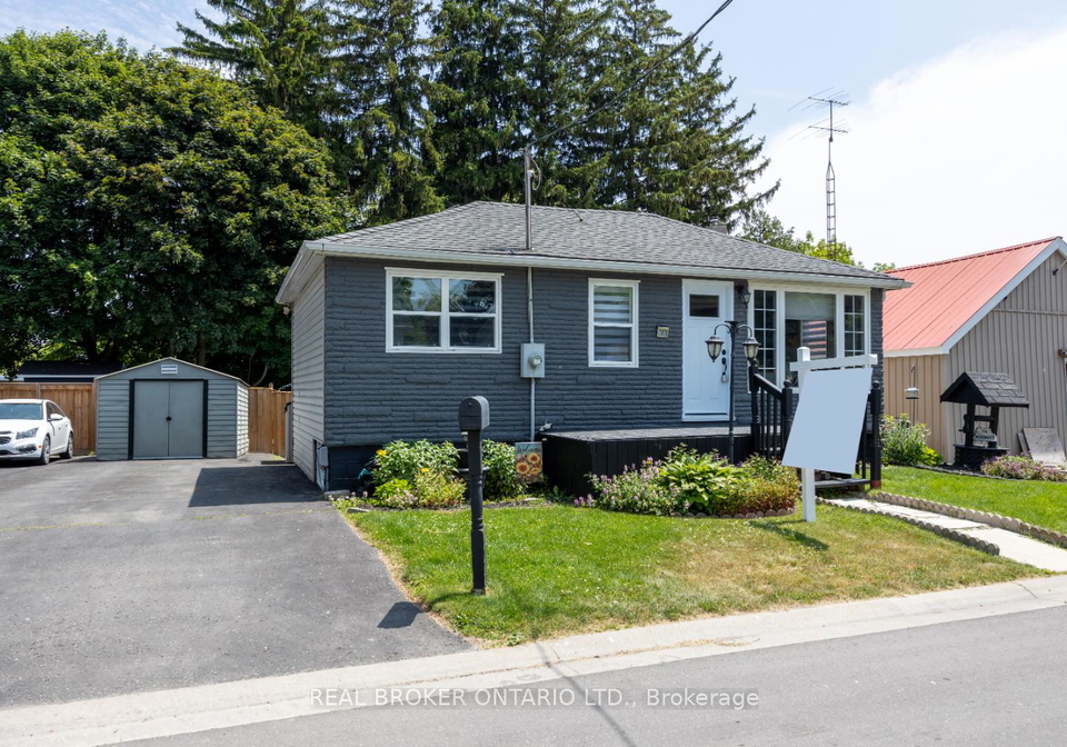 3-lambs-lane-clarington-ontario-e12229878