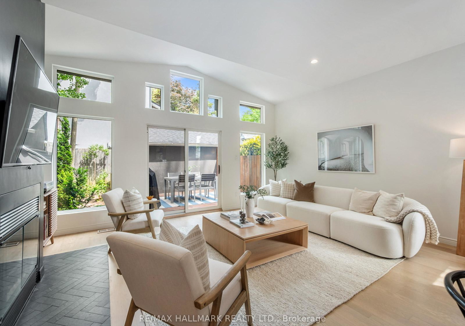 22-dawson-avenue-toronto-ontario-e12229951