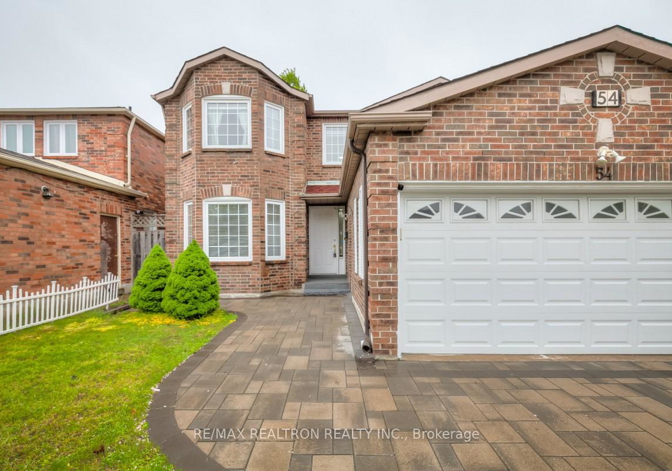 54-bluenose-crescent-scarborough-ontario-e12230455