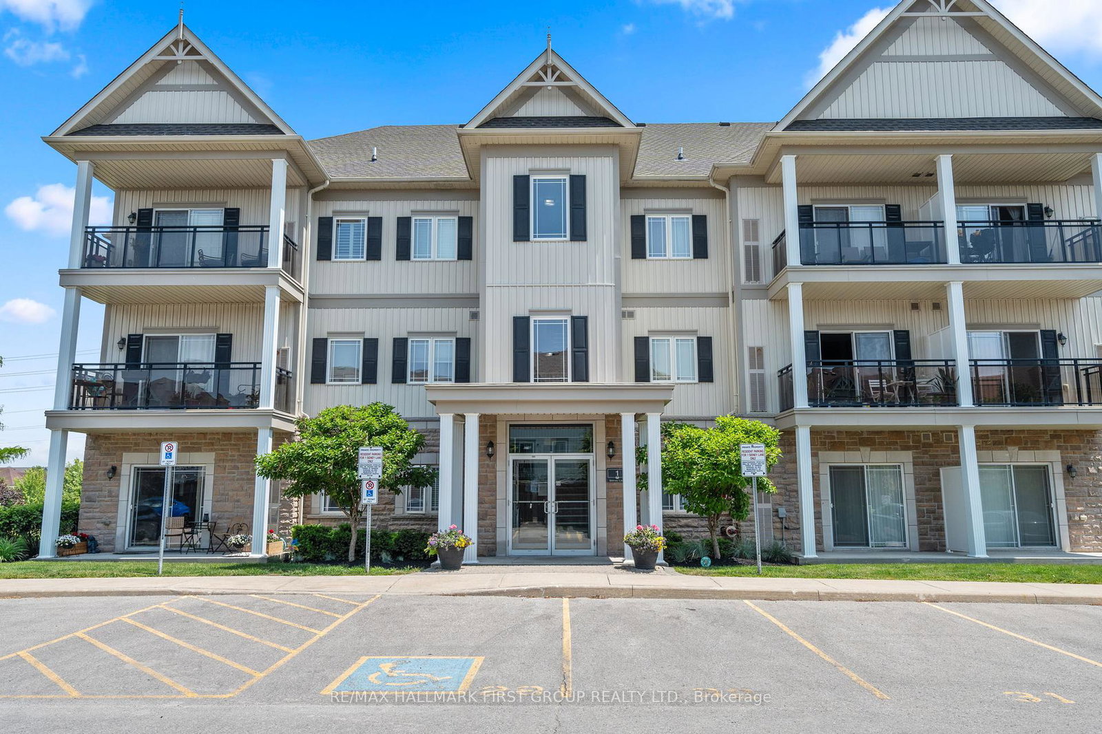 1-sidney-lane-clarington-ontario-e12232099