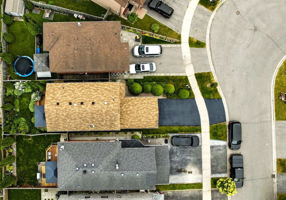 23-sharp-crescent-ajax-ontario-e12232554