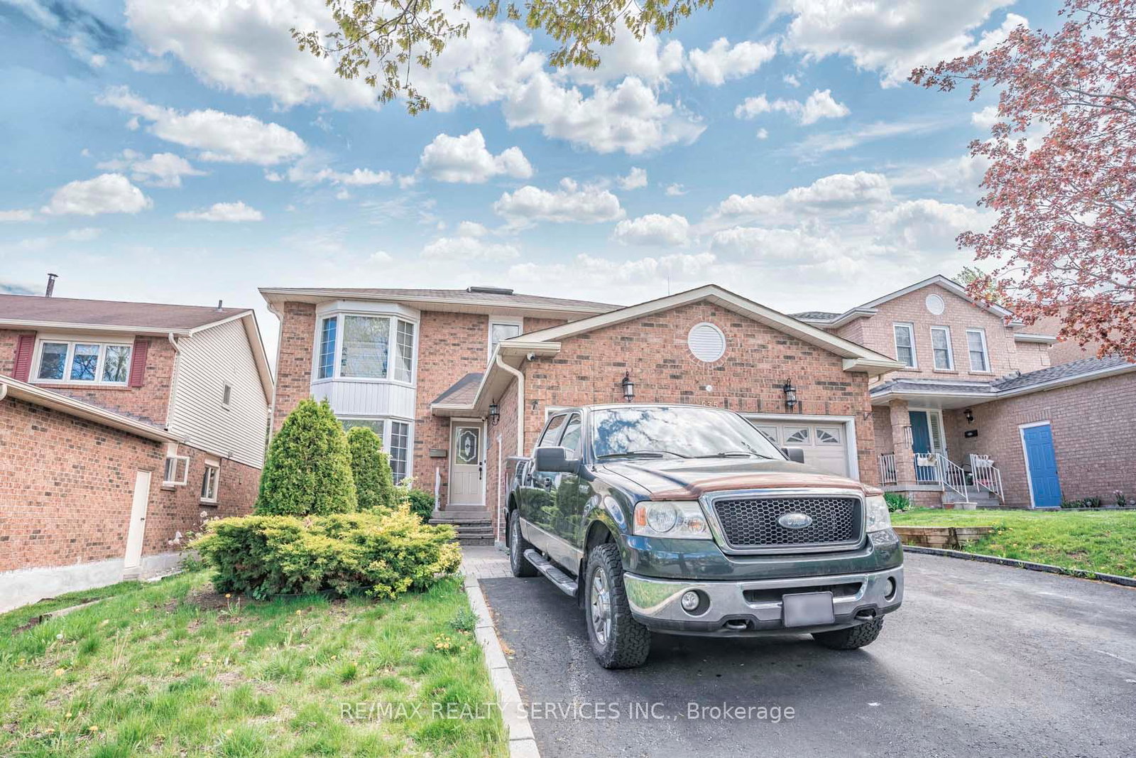 535-lightfoot-place-pickering-ontario-e12233087