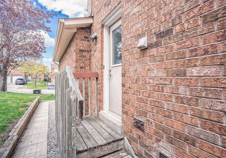 535-lightfoot-place-pickering-ontario-e12233087