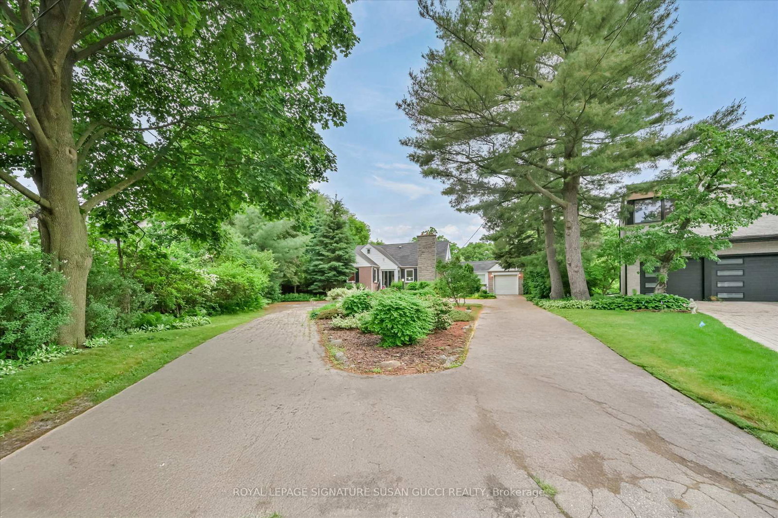 1-glenshaw-crescent-east-york-ontario-e12233867
