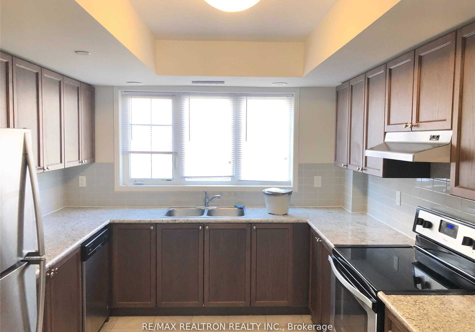2579-bromus-path-oshawa-ontario-e12234123