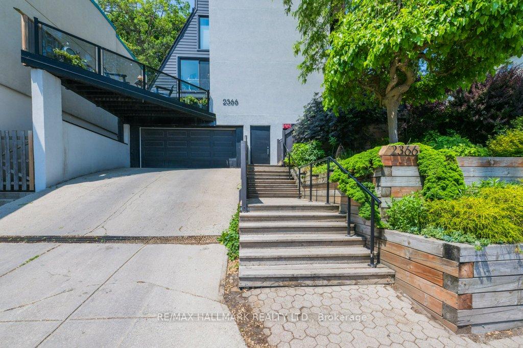 2366-queen-street-e-toronto-ontario-e12234219