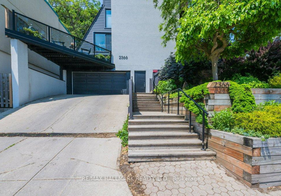2366-queen-street-e-toronto-ontario-e12234219