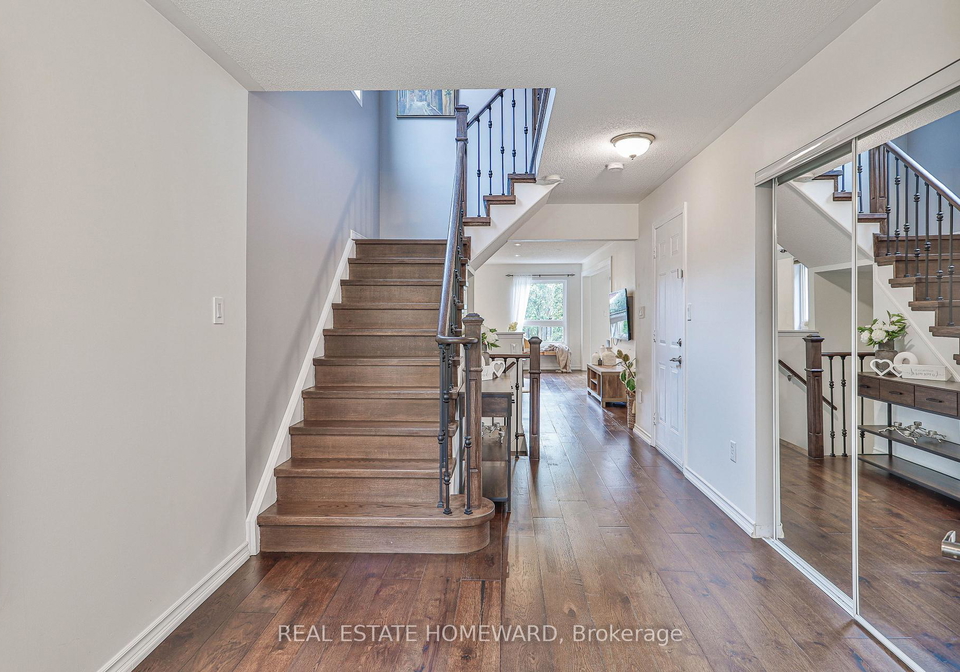 19-rampart-crescent-whitby-ontario-e12235205