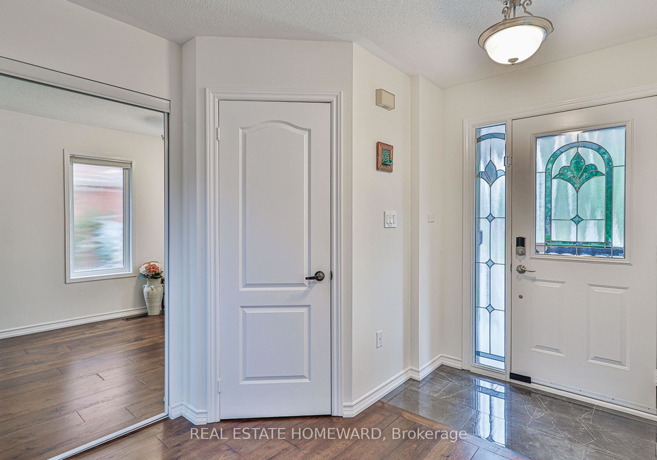 19-rampart-crescent-whitby-ontario-e12235205