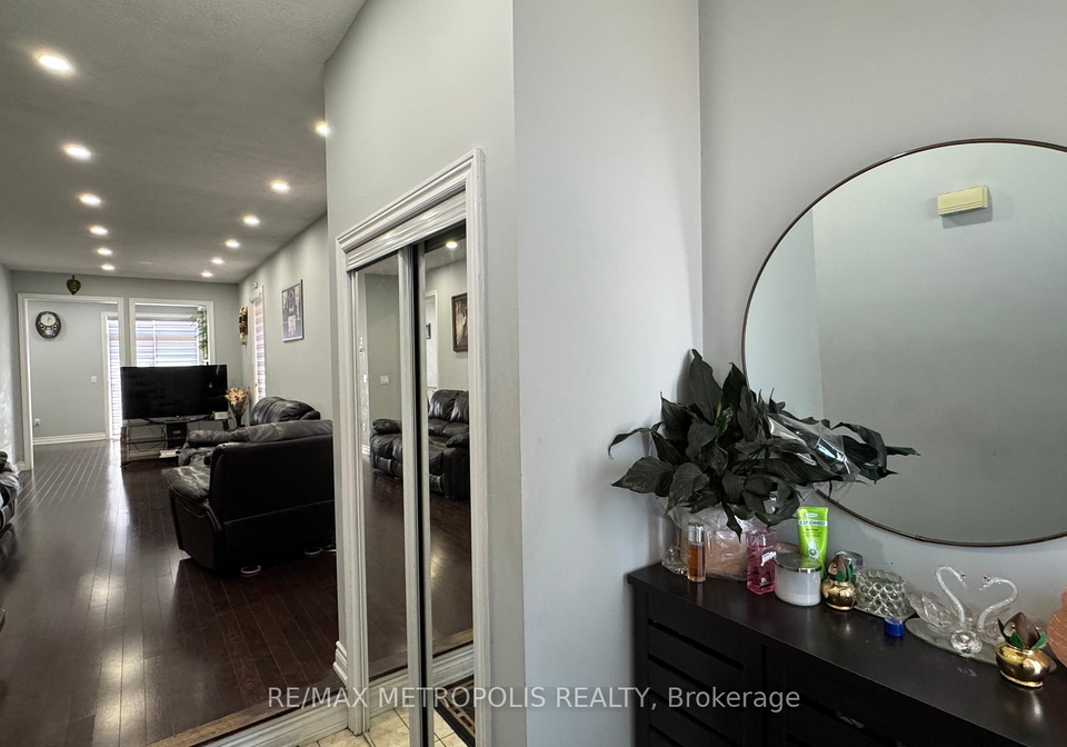 27-red-hawk-road-scarborough-ontario-e12235831