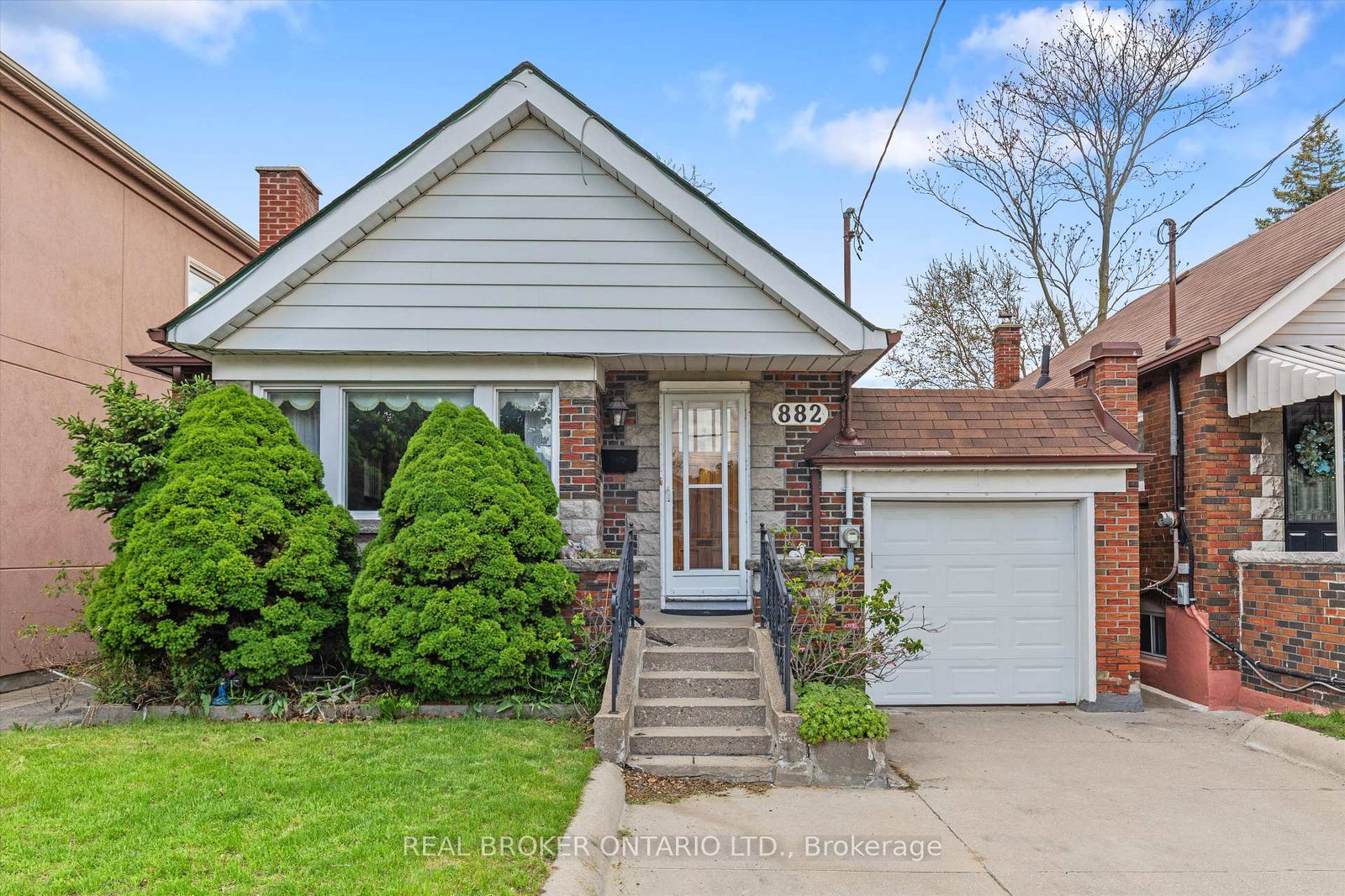 882-coxwell-avenue-east-york-ontario-e12237036