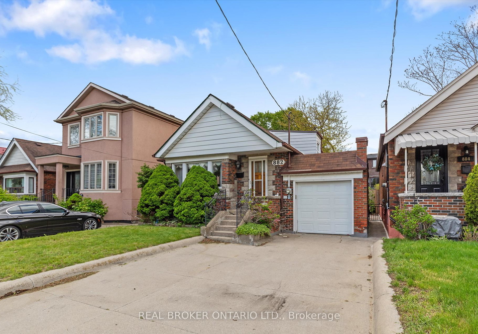 882-coxwell-avenue-east-york-ontario-e12237036