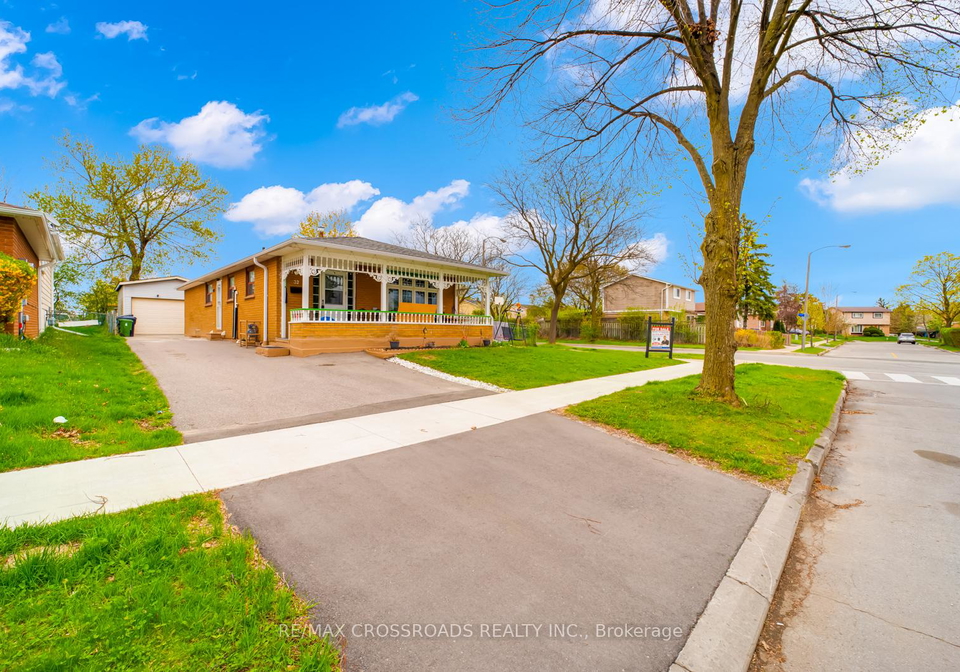 32-lighthall-crescent-scarborough-ontario-e12237417