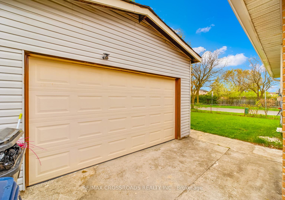 32-lighthall-crescent-scarborough-ontario-e12237417