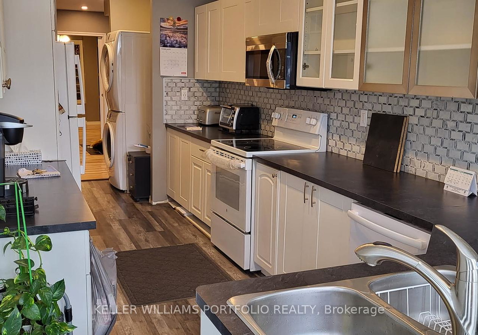 17-kelvin-avenue-toronto-ontario-e12237905