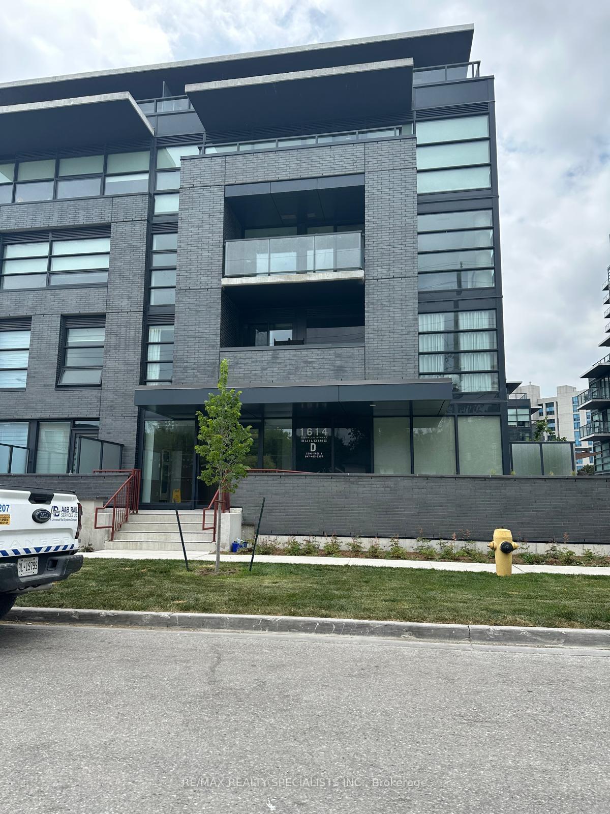 1614d-charles-street-n-whitby-ontario-e12237907