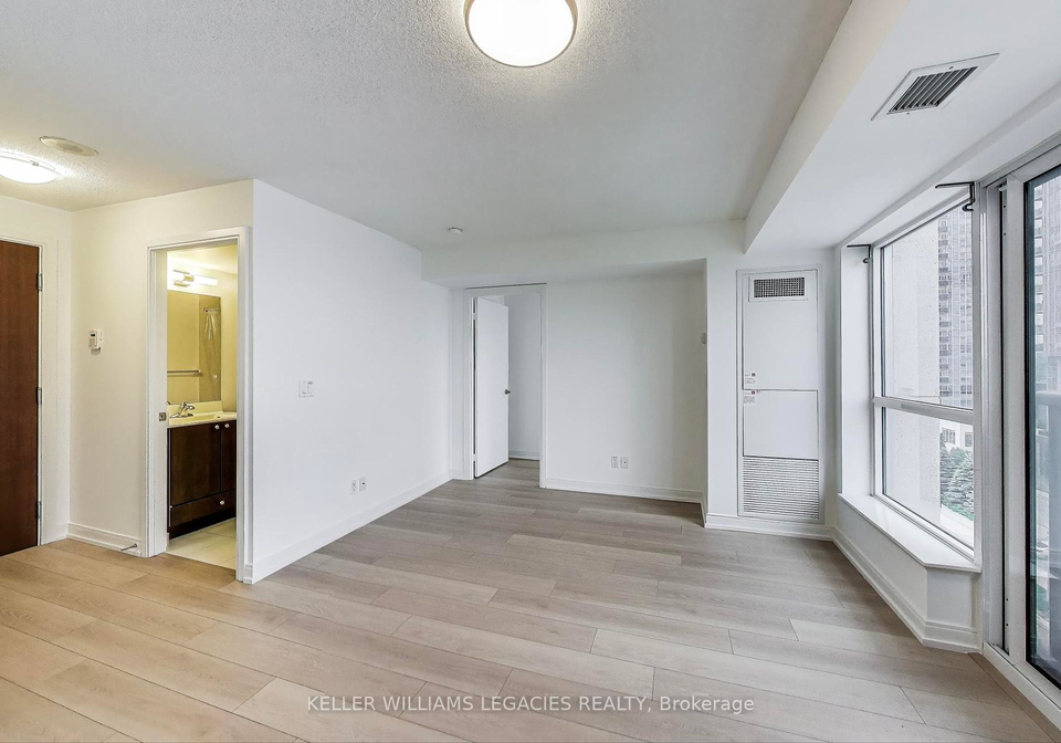181-village-green-square-scarborough-ontario-e12238325