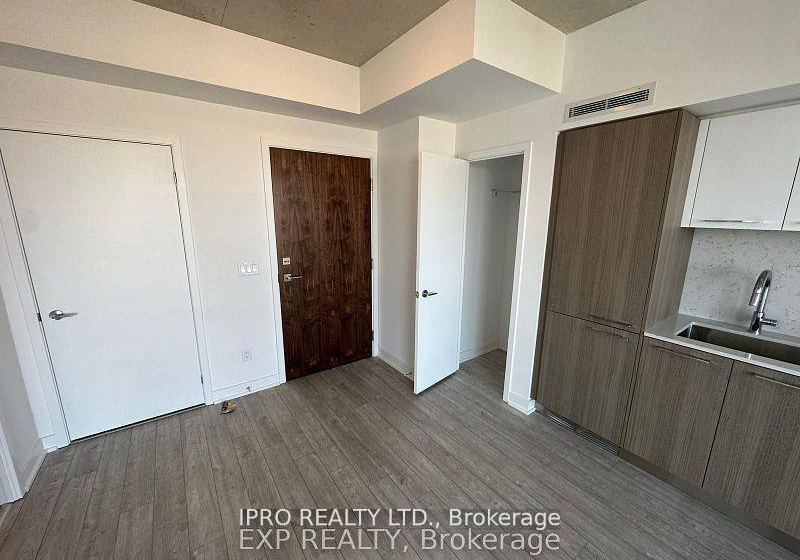 45-baseball-place-toronto-ontario-e12238966