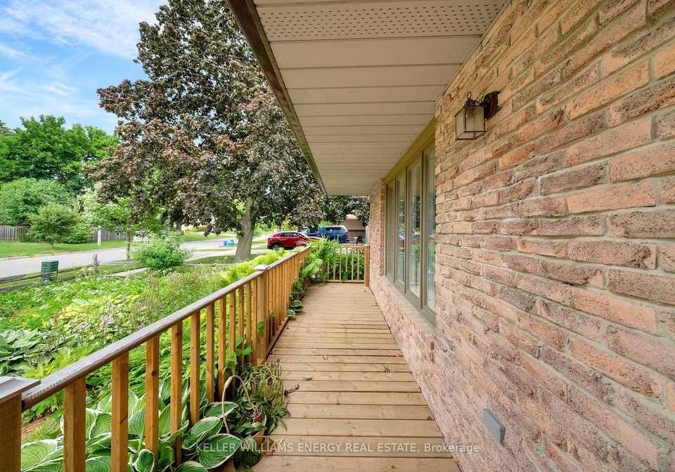 11-pilkington-crescent-whitby-ontario-e12238996