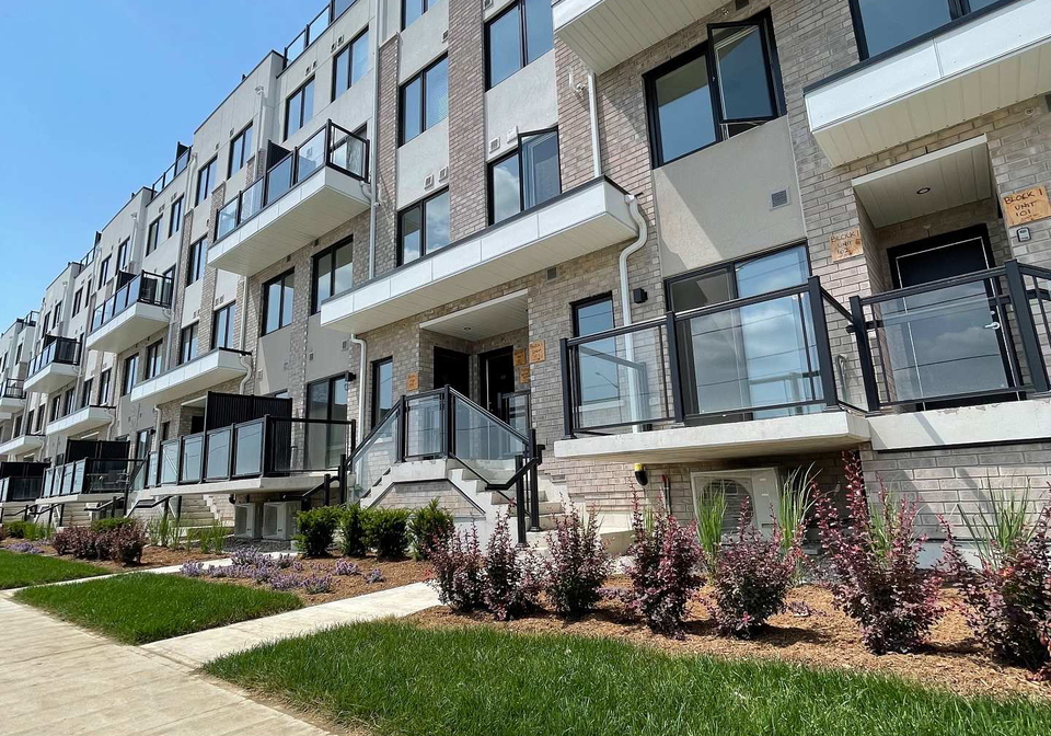 1695-dersan-street-pickering-ontario-e12239156