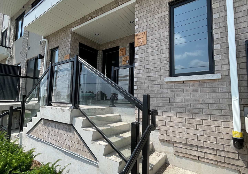 1695-dersan-street-pickering-ontario-e12239156