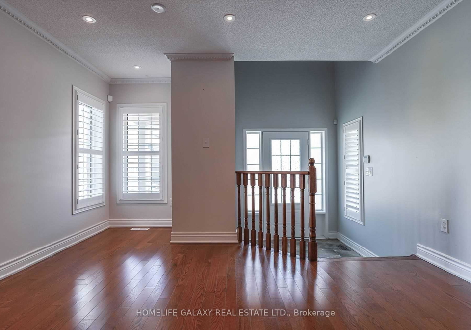 39-mosely-crescent-ajax-ontario-e12239790