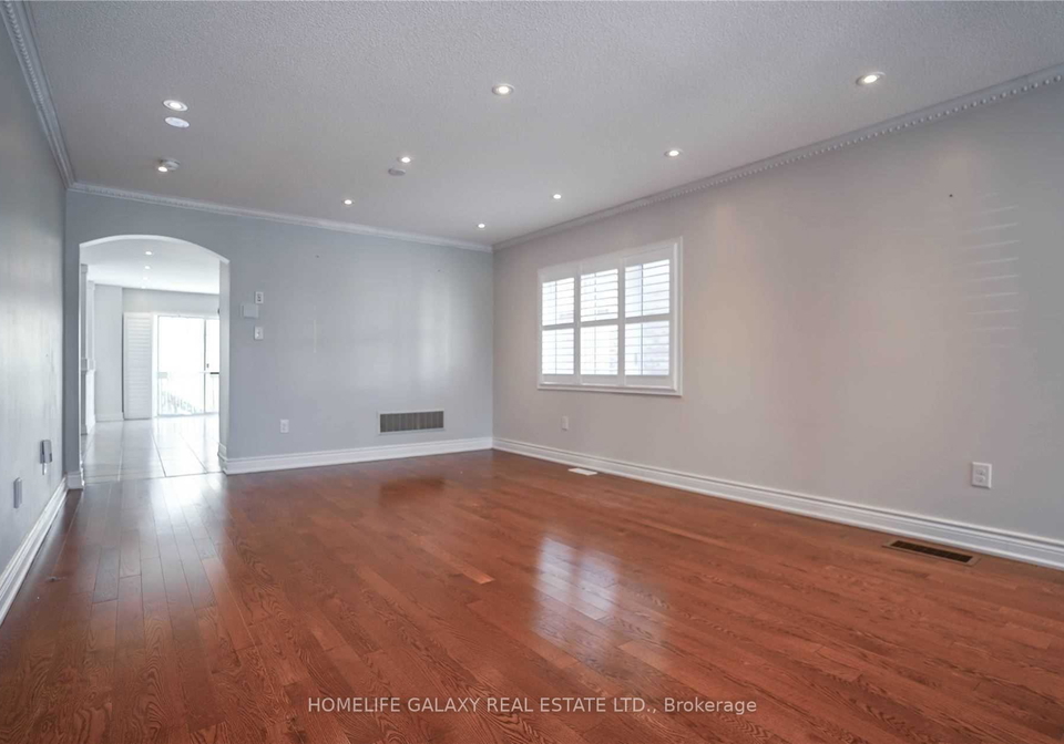 39-mosely-crescent-ajax-ontario-e12239790