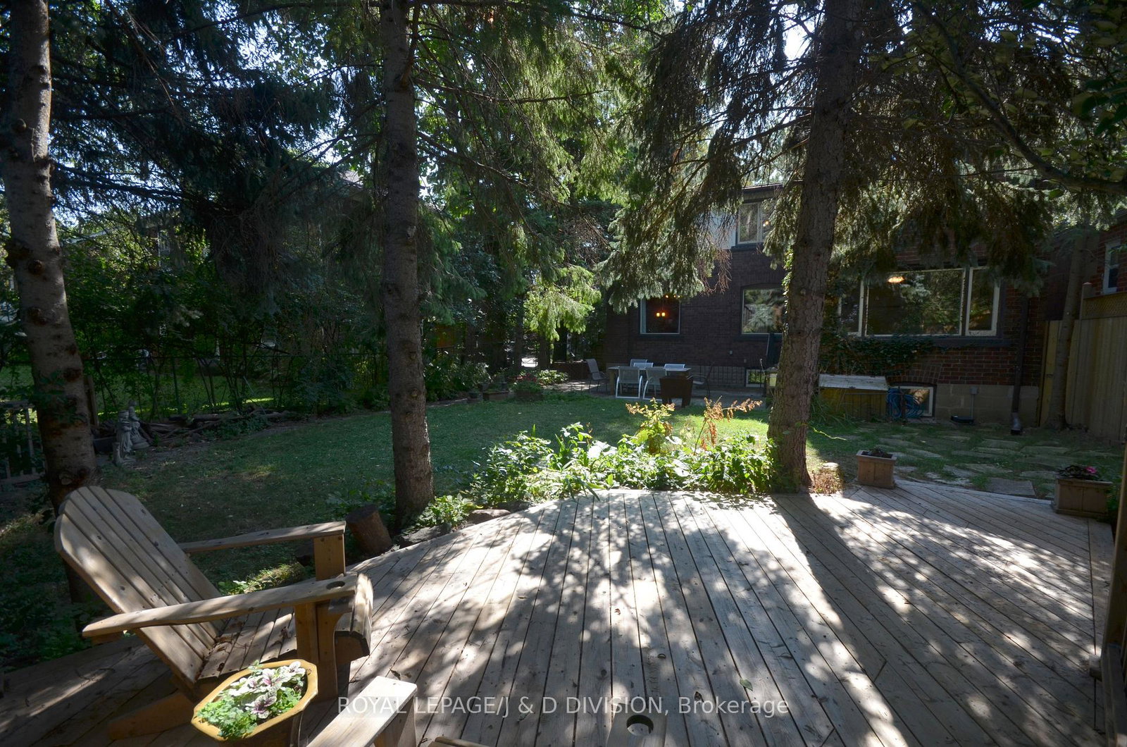 18-beechwood-crescent-east-york-ontario-e12241358